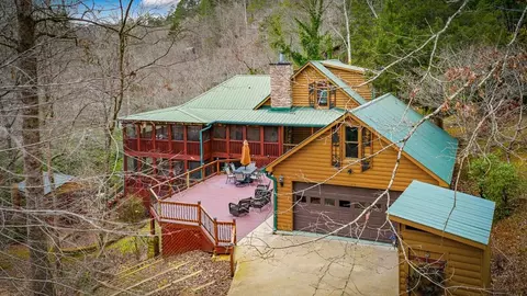 120 N Riverview Ln, Ellijay, GA 30536