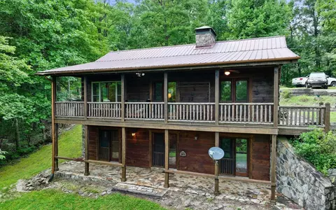 142 Abercrombie Rd, Suches, GA 30572