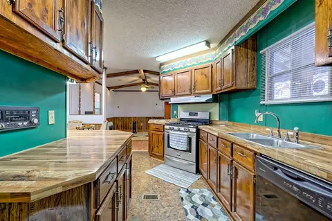 Kitchen - 9 Wig King Dr, Murphy, NC 28906 photo 4 of 5