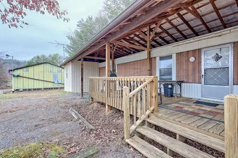 Exterior - 9 Wig King Dr, Murphy, NC 28906 photo 3 of 17