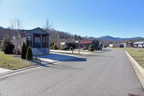 57 Mountain Vis, Blairsville, GA 30512