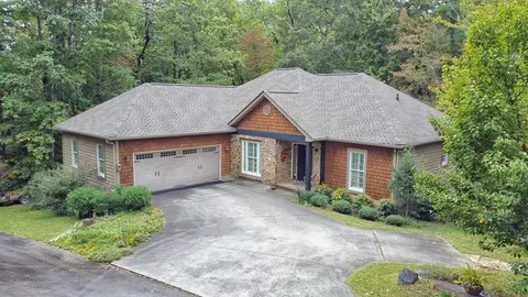10 Quiet Place Ln, Clayton, GA 30525