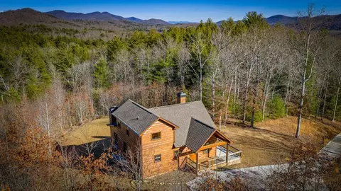 242 Whisperwood Trl, Mineral Bluff, GA 30559