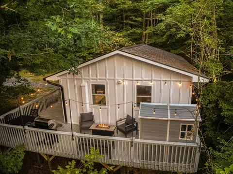 192 Possum Holler Rd, Ellijay, GA 30536