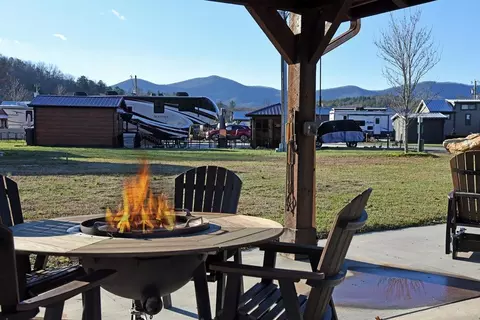 184 Golden Nugget Rd, Blairsville, GA 30512