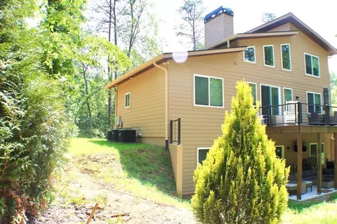 939 Sunset Rd, Epworth, GA 30541