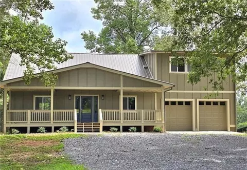 2417 Mobile Rd, Mccaysville, GA 30555