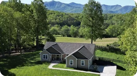 373 New Forest Rd, Young Harris, GA 30582