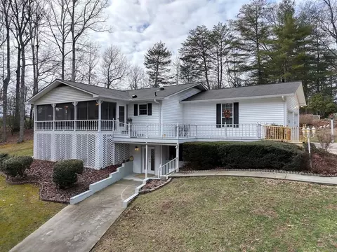 970 Wesley Mountain Dr, Blairsville, GA 30512