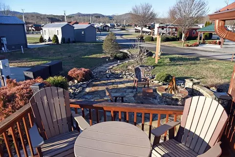 52 Foggy Mountain Rd, Blairsville, GA 30512