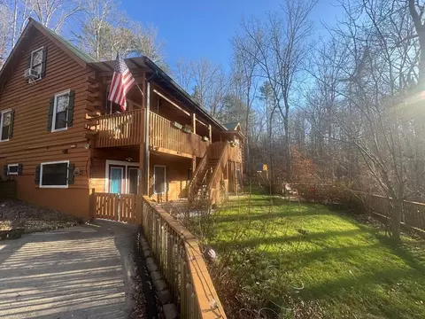 290 Ruby Ln, Ellijay, GA 30536