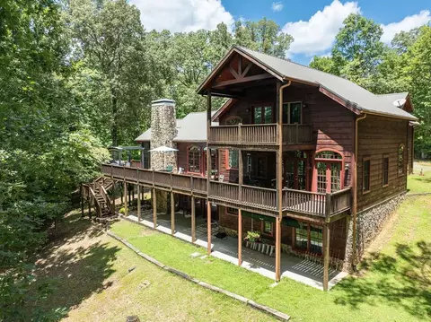 381 Ross Dr, Mineral Bluff, GA 30559