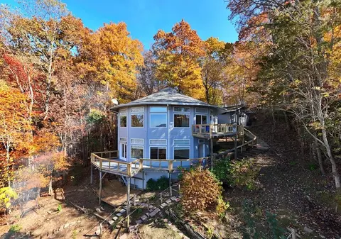 376 Broken Arrow Trl, Hayesville, NC 28904