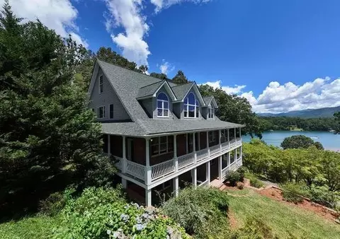 29 Caboose Ln, Hayesville, NC 28904
