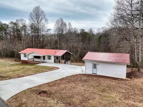 643 Number 20 Mine Rd, Mccaysville, GA 30555