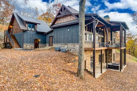 180 Wawayanda Dr, Mineral Bluff, GA 30559