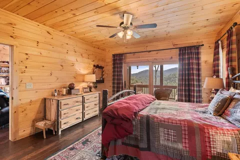 Bedroom - 197 Cashes Valley Overlook, Cherry Log, GA 30522 photo 7 of 11
