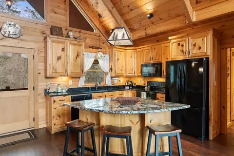 Kitchen - 197 Cashes Valley Overlook, Cherry Log, GA 30522 photo 3 of 5