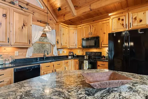 Kitchen - 197 Cashes Valley Overlook, Cherry Log, GA 30522 photo 4 of 5