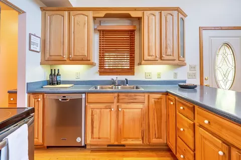 Kitchen - 314 Ruby Rdg, Young Harris, GA 30582 photo 2 of 3