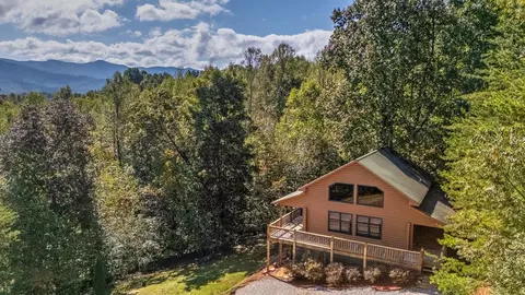 314 Ruby Rdg, Young Harris, GA 30582