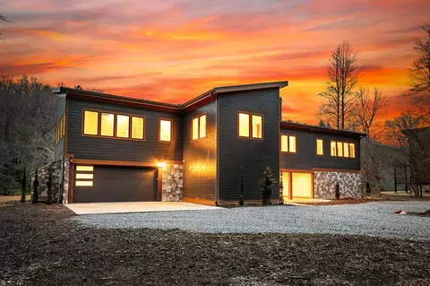 494 Riverbend Mnr, Blue Ridge, GA 30513