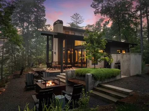 374 Watersong Trl, Ellijay, GA 30540