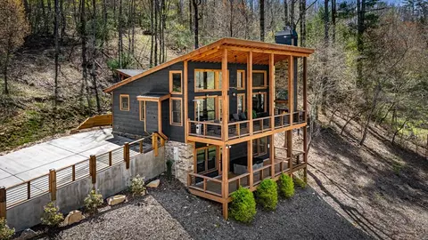 529 Hidden Valley Dr, Morganton, GA 30560