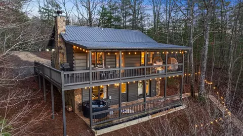 118 Lakota Ln, Mineral Bluff, GA 30559