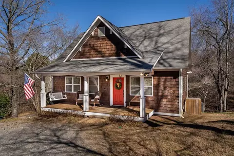 35 High Point Trl, Blue Ridge, GA 30513