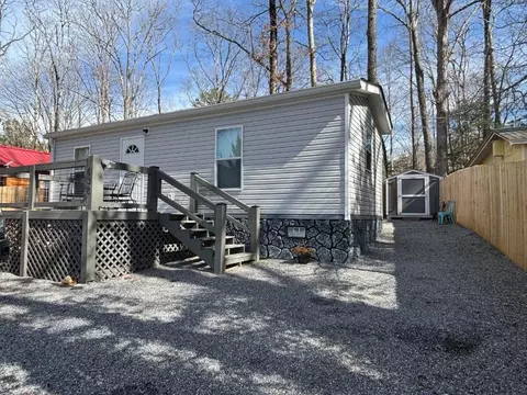 638 Ruby Lake Dr, Hiawassee, GA 30546