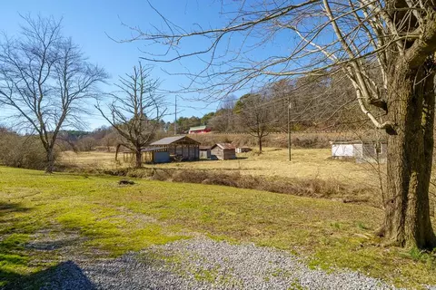 7589 Tails Creek Rd, Ellijay, GA 30540