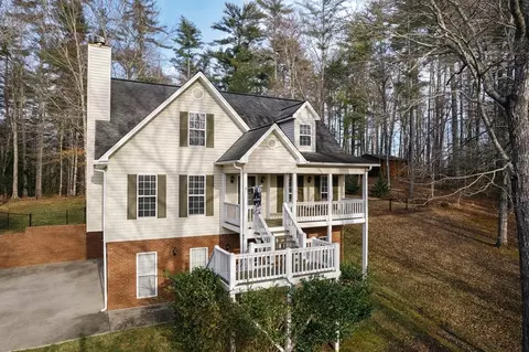 94 Old Place Dr, Blue Ridge, GA 30513