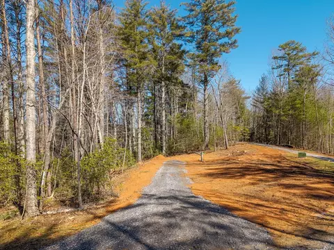 77 Big Pine Hl, Blairsville, GA 30512