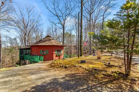 102 Mizzen Ct, Ellijay, GA 30540