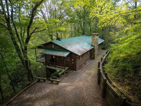 283 River Bend Ln, Blue Ridge, GA 30513