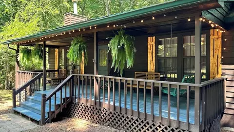 1704 Newport Dr, Ellijay, GA 30540