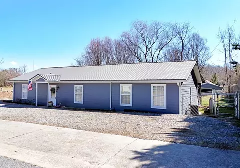 91 Hickory St, Hayesville, NC 28904