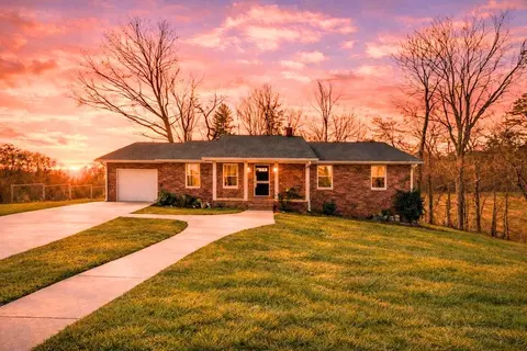 581 Roberts Ridge Rd, Ellijay, GA 30540