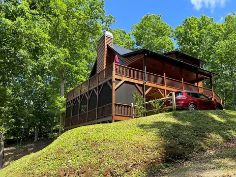 465 Confederate Cir, Murphy, NC 28906