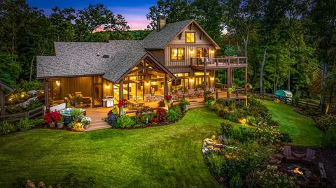 1241 Scenic Dr, Blue Ridge, GA 30513