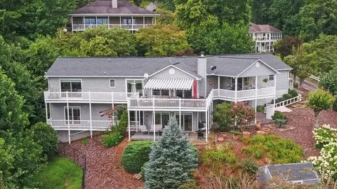 1130 Buckeye Ln, Hiawassee, GA 30546