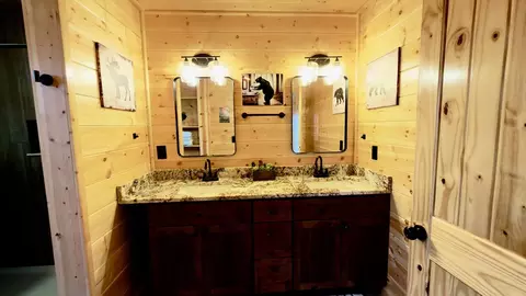 Bath - 156 White Oak Rdg, Murphy, NC 28906 photo 1 of 7