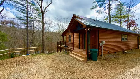 Exterior - 156 White Oak Rdg, Murphy, NC 28906 photo 2 of 8