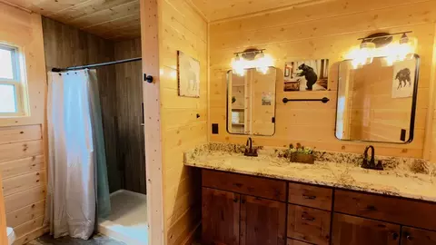 Bath - 156 White Oak Rdg, Murphy, NC 28906 photo 3 of 7