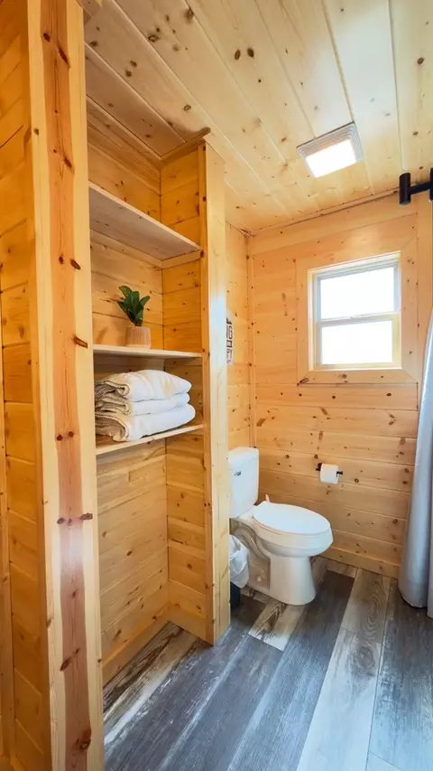 Bath - 156 White Oak Rdg, Murphy, NC 28906 photo 5 of 7