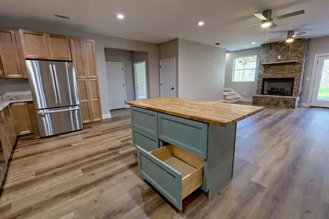 Kitchen - 472 Hogsed Dr, Hayesville, NC 28904 photo 4 of 4