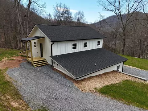 Exterior - 472 Hogsed Dr, Hayesville, NC 28904 photo 10 of 16