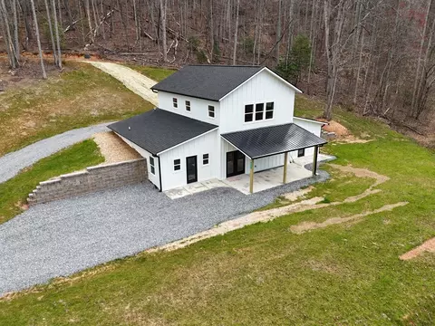Exterior - 472 Hogsed Dr, Hayesville, NC 28904 photo 9 of 16