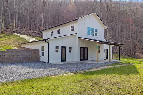 Exterior - 472 Hogsed Dr, Hayesville, NC 28904 photo 2 of 16